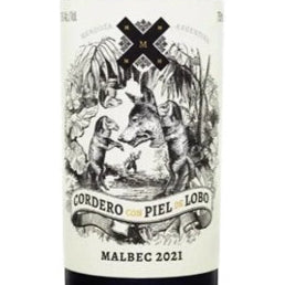 Cordero Con Piel de Lobo Malbec é um vinho argentino intenso e frutado, com destaque para as notas de ameixa e framboesa. O aroma é complexo, com toques de especiarias e baunilha provenientes do envelhecimento em barricas de carvalho francês.