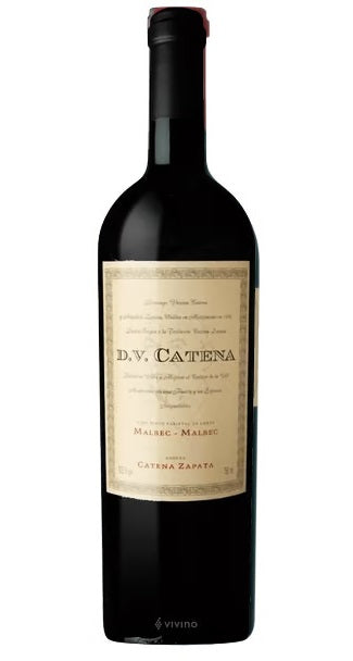 Vinho tinto argentino irresistível, elaborado com uma rica combinação de uvas Cabernet Sauvignon e Malbec. Este vinho é ideal para acompanhar carnes vermelhas suculentas e diversos tipos de queijos,.