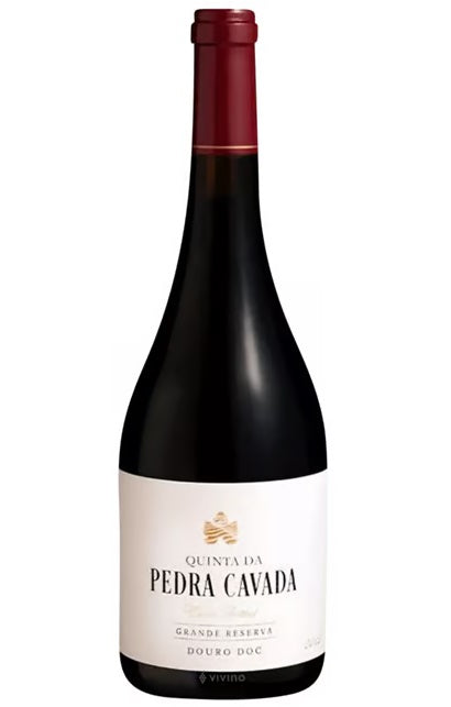 O Quinta da Pedra Cavada Reserva é um vinho tinto português premium da prestigiada região do Douro, ideal para harmonizar com carnes vermelhas suculentas e queijos refinados. Este vinho exala elegância e complexidade, proporcionando uma experiência sensorial única.